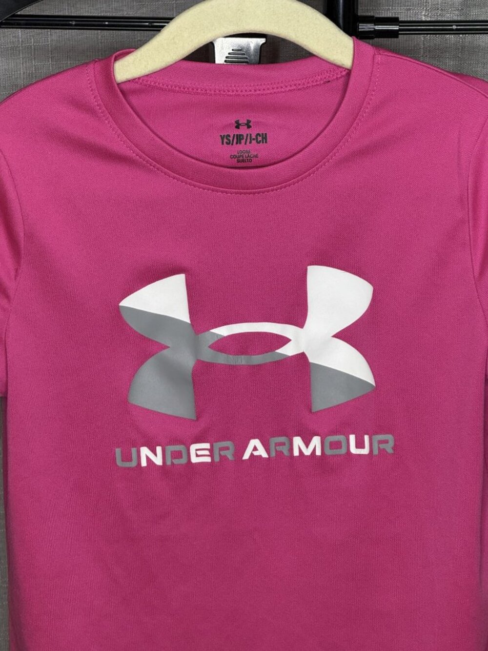 Under Armour - Girls Short Sleeve Loose Fit Logo Shirt - Size Youth Small